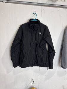 lot 2286 image: The North Face Womens Jacket LARGE