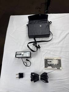 lot 2319 image: Canon Speedlite 102 Flash Kit