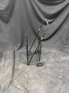 lot 2340 image: Collapsible Wire Shopping Cart