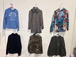 lot 2376 image: Assorted XL Hoodies & Sweatshirts Lot