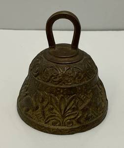 lot 52 image: Antique SANCTUARY Casted Brass Bell WLatin Inscriptions And LEO With Lion Theme 3 x 3 (MARKED FRANCE)