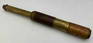 lot 64 image: Early 1900s Heavy Wood And Brass Telescope (Needs Threads Repaired)