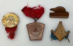 lot 168 image: Antique 1900s MASONIC Pins