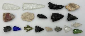 lot 170 image: Misc. Glass & Stone Arrow Heads