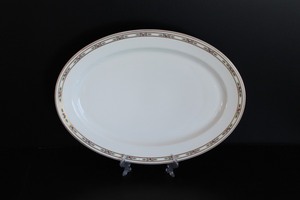 lot 13 image: Syracuse Orleans Porcelain Serving Platter
