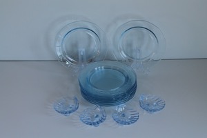 lot 44 image: Blue Depression Glass Plates & Shell Dishes