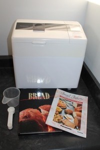 lot 82 image: Panasonic Bread Maker