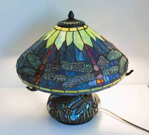 lot 35 image: Tiffany Dragonfly Lamp
