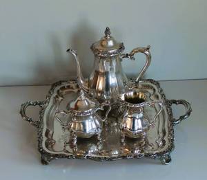 lot 45 image: International Silver Countess Coffee Service
