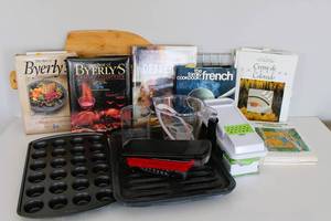 lot 70 image: Cookbooks & Kitchenware