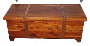 lot 95 image: Cedar Storage Chest