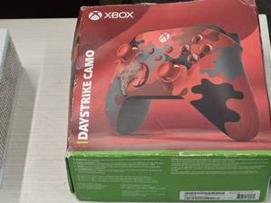 Microsoft Xbox Daystrike Camo Game Controller (in original packaging)