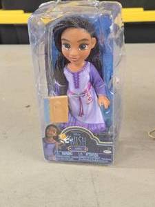 7 Asha Figurine from Disneys Movie Wish (in original packaging)