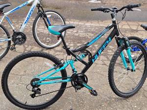 Huffy Trail Runner 22 Trail Bike 16 Turquiose Frame