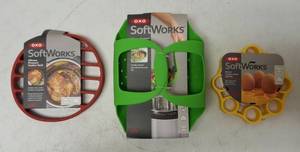 lot 53 image: Soft Works  Silicone Pressure Cooker Rack, Silicone Pressure Cooker Steamer & Silicone Pressure Egg Rack - New