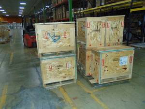 lot 24 image: 9 shippingstorage crates 33x19x25 8 Tops