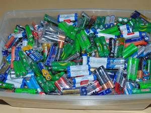 lot 37 image: 14 Pounds AAA Batteries Over 500 Pair Of Batteries