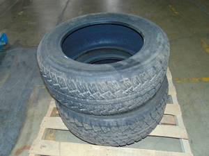 lot 43 image: Maxtrek SU-800 AT 33X12.50R20 114S E 10 Ply All Terrain Light Truck Tire