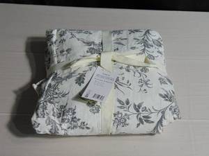 lot 10 image: TwinTwin XL BOKSER HOME French Linen and Cotton Duvet Cover & Sham Set - TwinTwin XL 810098935289