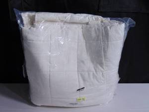 lot 17 image: French Linen Box Stitch Quilt - FullQueen - Cream  BOKSER HOME 810098935395