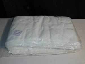 lot 23 image: 12 Pack BOKSER HOME BH70109 White Bath Towel 25 X 54