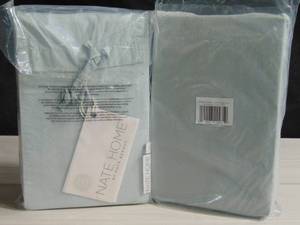 lot 39 image: Set of 4 Nate Home by Nate Berkus Percale Pillowcases, 200 Thread Count, 100% Cotton, Heron Design (Pale Blue)