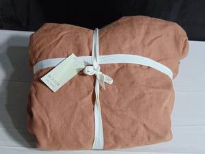 lot 40 image: 100% French Linen Duvet Cover - KingCal King - Clay  BOKSER HOME