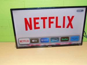 lot 27 image: Westinghouse 32 720P HD Smart Roku TV WR32HT2212