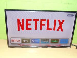 lot 34 image: Westinghouse 32 720P HD Smart Roku TV WR32HT2212