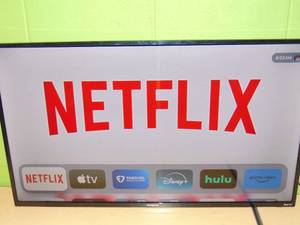 lot 43 image: Westinghouse Roku TV - 43 Inch Smart TV, 4K UHD Television with Wi-Fi Connectivity wr43ut4212