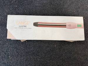 lot 9 image: LAnge 25Mm Digital Wand