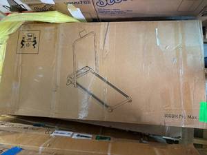 lot 21 image: 380Bm Pro Max Compact Treadmill