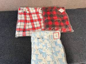 lot 79 image: 3 Pairs Of Target Pajama Pants - 2Xl