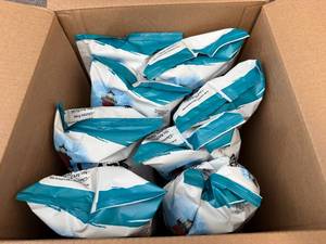 lot 211 image: Box Of Cape Cod Salt & Vinegar Chips