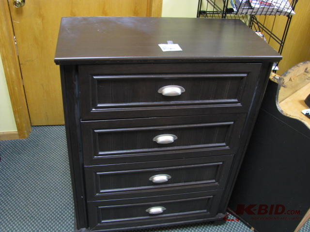 lot 66 image: dresser