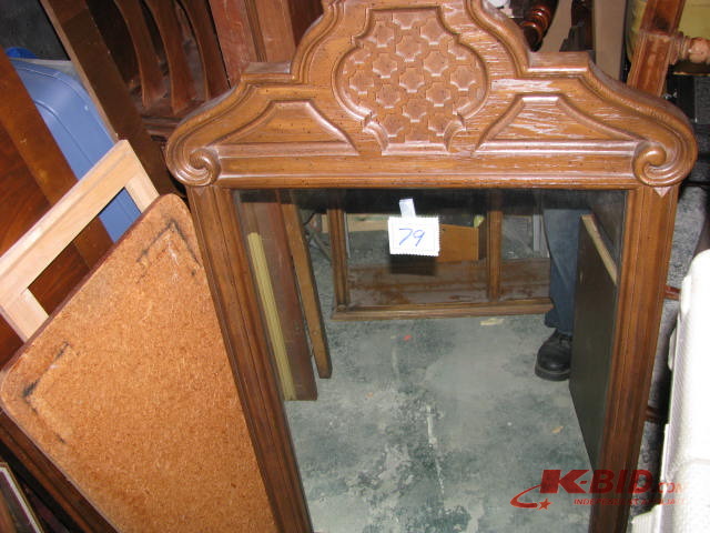 lot 79 image: Vintage mirror