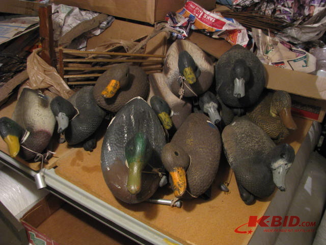 lot 85 image: vintage duck decoys
