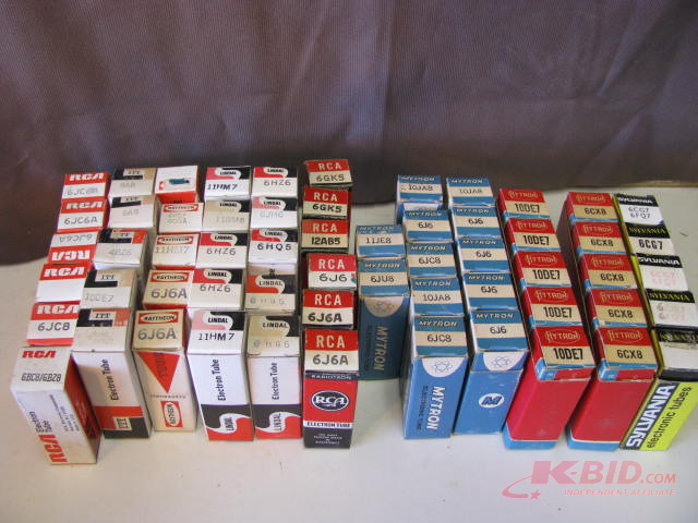 lot 4 image: NOS electronic tubes