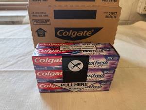 lot 120 image: SSS. 18x 1.9oz Colgate MaxFresh w Whightening Knockout