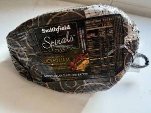 lot 367 image: DD. 9.85lbs Smithfield Smoked Spiral Sliced Ham-Brown Sugar Glaze & Bacon Packet