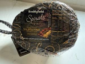 lot 369 image: DD. 8.85lbs Smithfield Smoked Spiral Sliced Ham-Brown Sugar Glaze & Bacon Packet