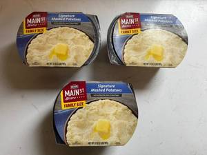 lot 355 image: 3 Packs of Resers Family Sized Signature Mashed Potatoes