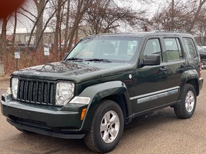 lot 11 image: 2010 JEEP LIBERTY SPORT 4x4  136k Miles (NO RESERVE)