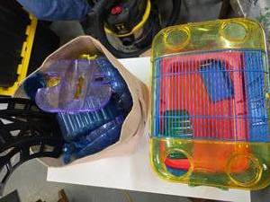 lot 20 image: Gerbil Cage With Accessories