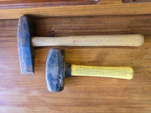 lot 29 image: 4 Pound Hammer & Warwood Maul