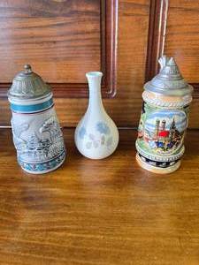 lot 38 image: 2 Steins. Avon Endangered Species The Bald Eagle. Scene of Munich, and Wedgwood Bud Vase