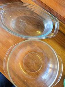 lot 41 image: Three Pyrex Dishes, 2 Oval, One Circle