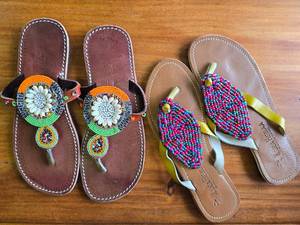 lot 50 image: 2 Pair Size 9 Beaded Sandles