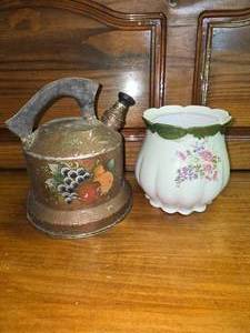 lot 104 image: Vintage Tea Pot (Aluminum) and Small VaseCrock