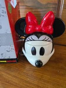 lot 125 image: Minnie Mouse, NEW Scentsy Warmer